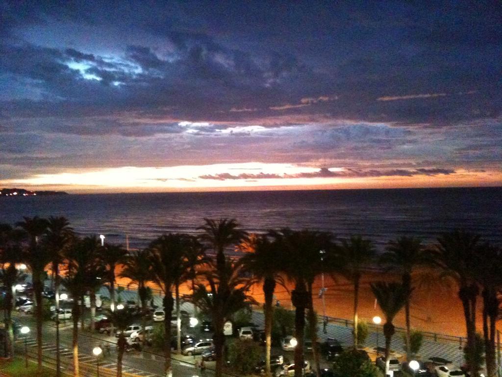 Apartamentos Bahía Alicante Quarto foto
